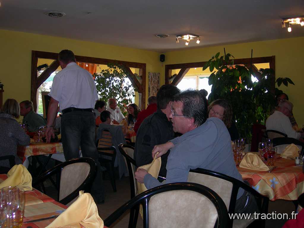 20080921 6 Sierentz 03.jpg - 21/09/2008 - 68510 SIERENTZCLUB DE VƒHICULES ANCIENS D'ALSACE-MULHOUSE - CVAAM25�mes JOURNƒES EUROPƒENNES DU PATRIMOINERepas au restaurant Ç Le Gourmandin È